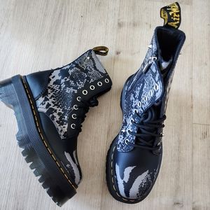 🟤Dr. Martens Jadon Animal Clash Leather Platform Unisex Boots. Size: W6/M5